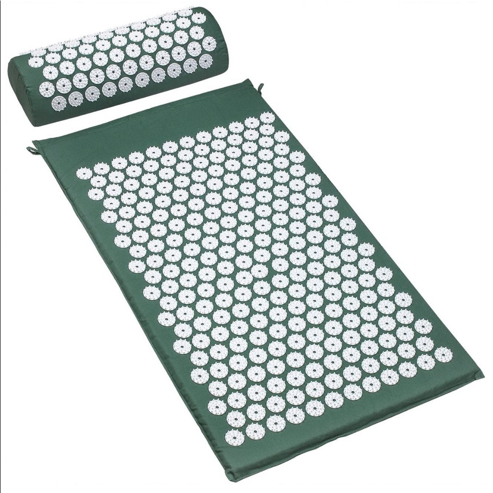 Acupressure mat with pillow